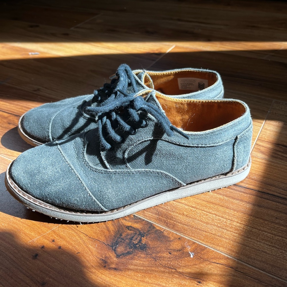 Retro Tom’s Sneakers
